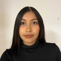 Karen Maciel's Instagram, Twitter & Facebook