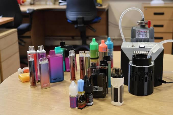 School children unwittingly smoking spice-spiked vapes, study finds | Daily Echo