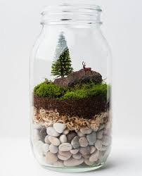 Si on met des bougies allumées dedans, veiller à bien sécuriser les attaches sur les pots. 1001 Idees Innovantes Pour Que Faire Avec Des Pots En Verre