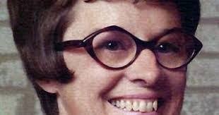 Estelle Nolan's Instagram, Twitter & Facebook