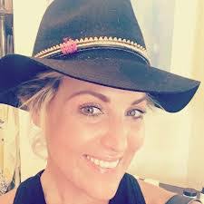 Kristen Beaman's Instagram, Twitter & Facebook