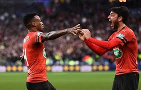 Après 13 minutes de jeu, c'est le psg qui virait en tête grâce à un superbe but de daniel alves, d'une volée sans contrôle à l'entrée. Rennes Psg Finale Coupe De France Direct