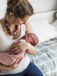 Berwajah tampan dengan body good looking, tidak serta merta membuatnya mudah memilih pasangan. 9 Arti Mimpi Menggendong Bayi
