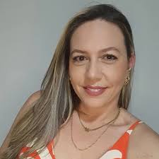 Oi, Deus. Às vezes eu me sinto perdido nesse caos. Às vezes me sinto só. É  como se ninguém fosse capaz de me entender. É como fosse impossível  explicar. Então eu sinto