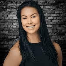 Kelly Nardoza's Instagram, Twitter & Facebook