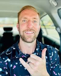 Douglas Runyon's Instagram, Twitter & Facebook