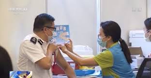 【科興疫苗】新冠肺炎 疫情持續，香港在2月18日新增8宗確診個案。 同時香港政府正式公布疫苗注射計劃，設5類優先群組，市民下星期二起可預約。 科興疫苗首批疫苗2月19日抵港 復星biotech疫苗則在2月尾抵達 0v1zfabcliwobm