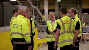 Finden sie passende jobs in ihrer stadt und bewerben sie sich jetzt! Careers At Dhl Dhl Jobs