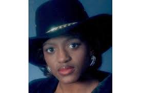 Naomi Prince's Instagram, Twitter & Facebook