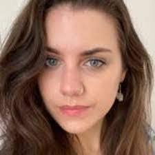 Lora Webb's Instagram, Twitter & Facebook