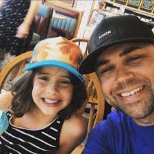 Kirk Weiss's Instagram, Twitter & Facebook