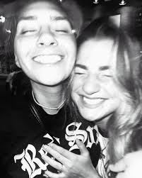 ?media_id=3431688394135375805