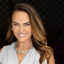 Serena Rojas's Instagram, Twitter & Facebook