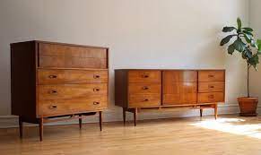 Mid Century Modern Walnut Dresser Set By Dixie Walnut Bedroom Furniture Mid Century Modern Bedroom Furniture Dixie Furniture