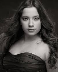 Holly Eve's Instagram, Twitter & Facebook