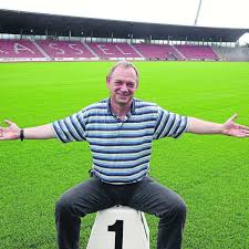 Franz kriechenbauer hat mit ausgeliehenen. Auestadion Neuer Rasen Wie Ein Teppich Kassel