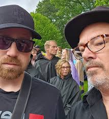 100%! Robin, Melvin, Kevin och Liam är Jonny, Sonny och Conny och Ronnys  sociala arv.