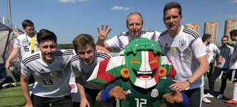 La primera jornada de la eurocopa llega a su fin este martes 15 de junio, cuando. Llega La Hora De Elevar Plegarias Alemania Vs Mexico Video Aristegui Noticias