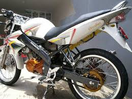 Tidak banyak perubahan pada konsep ini, sebagian besar masih mempertahankan sparepart bawaan pabirknya. 45 Modifikasi Vixion Cafe Racer Jari Jari Japsytle Terbaru Tahun Ini