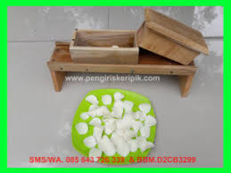 Masyarakat di desa br ongkal untuk membantu pe ningkatan produksi dan p erekonomian warga masyarak at. Cara Membuat Keripik Singkong Renyah Gurih Mudah Dan Gak Ribetcv Multy Karya Abadi