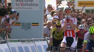 Belgisch kampioen @merliertim ziet zijn tricolore te graag, denk ik. Tim Merlier Is De Nieuwe Belgische Kampioen Na Winst In De Sprint Bk Wielrennen Sporza
