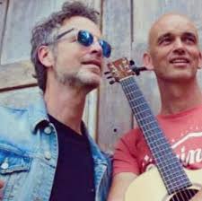 Jetzt am 01.10. spielen Erik Kerber und ich mit unserem Acoustic Duo „Me &  The Universe‚„ endlich mal wieder im super netten Marburger Live Club „Café  Q“# Beginn 21:00 Uhr @qmarburg1