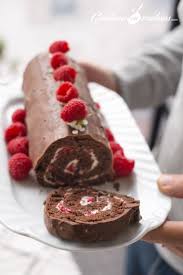 Buche Au Chocolat Et Aux Framboises Cuisinons En Couleurs Recette Buche Au Chocolat Buche Chocolat Framboise Chocolat Framboise