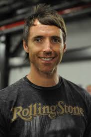 Alejandra amarilla steve nash es uno de los jugadores más carismáticos de la nba en las últimas dos décadas, por lo que su vida personal no ha permanecido ajena a la prensa rosa estadounidense, e incluso a los tabloides británicos: Steve Nash The Canadian Encyclopedia