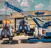 Just Look at the World's Largest Rotator Tow Truck Lifting ...