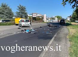Il terribile incidente in provincia di piacenza ha coinvolto un trattore e una moto. Voghera 03 09 2020 Scontro Moto Auto Un 28enne Portato In Gravi Condizioni Al San Matteo Vogheranewspavia