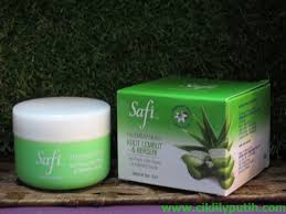 Dibuat menggunakan teknologi oxywhite menjadikan safi illuminating day cream mampu membantu. Ciklilyputih The Lifestyle Blogger Rangkaian Pembersih Wajah Safi Diperkaya Dengan Habbatus Sauda