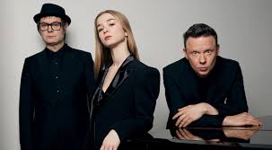 The band originally called themselves hoover, but later changed their name to hooverphonic after discovering other groups were already. Hooverphonic Meer Dan 20 Songs Om Uit Te Kiezen Voor Songfestival 2021 Songfestival Be