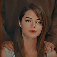 Kendisini i̇zmirli olarak nitelendirmekte, tam bir i̇zmir kızı olduğunu belirtmektedir. 220 Hilal Altinbilek Ideas In 2021 Turkish Actors Turkish Beauty Actors
