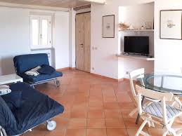 Appartamenti vacanza in affitto a marina di campo, elba la residenza è composta da due appartamenti vacanza in affitto a marina di campo, marea un quadrilocale con ampio balcone e vista sul lungomare, giglio un trilocale con vista sul mare. Appartamento Elegante A Marina Di Campo Campo Nell Elba Updated 2021 Prices