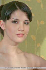 Pin By David Pineda On Ojos Hair Makeup Attractive Model