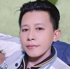 Check out this black crown back tattoo Patrick Walkusch got!!