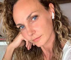 Diana è bella , tenace , generosa , raffinata , particolare Ha grande  talento e fascino ❤