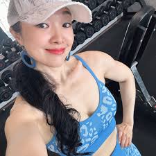 減肥迷因：硫酸加強版】 蔡醫師前幾天發布美國隊長版，居然按讚人數不如預期，退讚人數也不如預期(幹嘛)，只好再來發布這個蝙蝠俠版🙄  #不用懷疑全都是我做的#