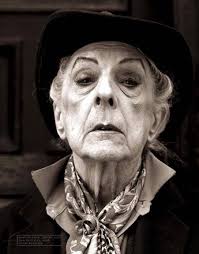 The Importance of Humility and Etiquette in Wealthy Individuals