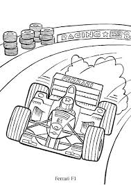 Nikita a construit un circuit pour sa petite voiture de course. Coloriage Voiture Ferrari F1