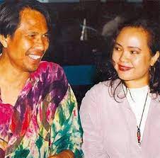 Pinjam sinarmu nurnilam sari buat kumerempuhi malam kabus berlabuh bagaikan awan mengaburi penglihatan menyekat maksud di sempadan redup yang kupasangkan angan sekadar berhasrat berlindung dalam lena pejamkan. M Nasir Lagu Nurnilam Sari Dicipta Khas Untuk Pemergian Isterinya Bakat Lagu Lirik Hiburan Forum Cari Infonet