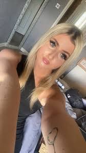 Ellis Barton's Instagram, Twitter & Facebook