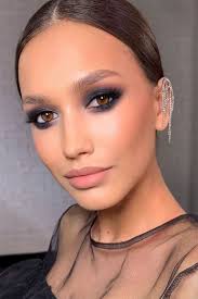 9 Biggest Makeup Trends 2021 No Eyeliner Makeup Makeup Trends Glossy Makeup