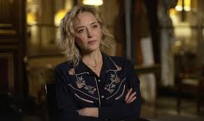 She is an actress and director, known for va savoir (2001), the beach (2000) and mutants (2009). Helene De Fougerolles Se Confie Sur Shana Sa Fille Autiste Le Huffpost