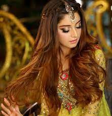 Festival Hair Ideas 20 Easy And Cute Hairstyles For Festivals In 2021 Mehndi Hairstyles Hair Styles Front Hair Styles