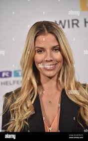 18 and isabel hi-res stock photography and images