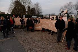 Tous nés d'un père et d'une mère ‍#marchonsenfants. Inquietude Au Lycee Des Metiers Simone Veil A Charleville Mezieres