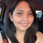 Dunia Trochez's Instagram, Twitter & Facebook