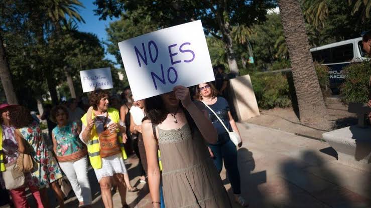 barcelona 14 year old girl raped ile ilgili görsel sonucu"