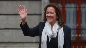 Margarita ester zavala gómez del campo nació en la ciudad de méxico, 25 de margarita zavala fue la primera dama de méxico de 2006 a 2012, durante la presidencia de felipe calderón hinojosa. Margarita Zavala Se Retira De La Campana Presidencial En Mexico